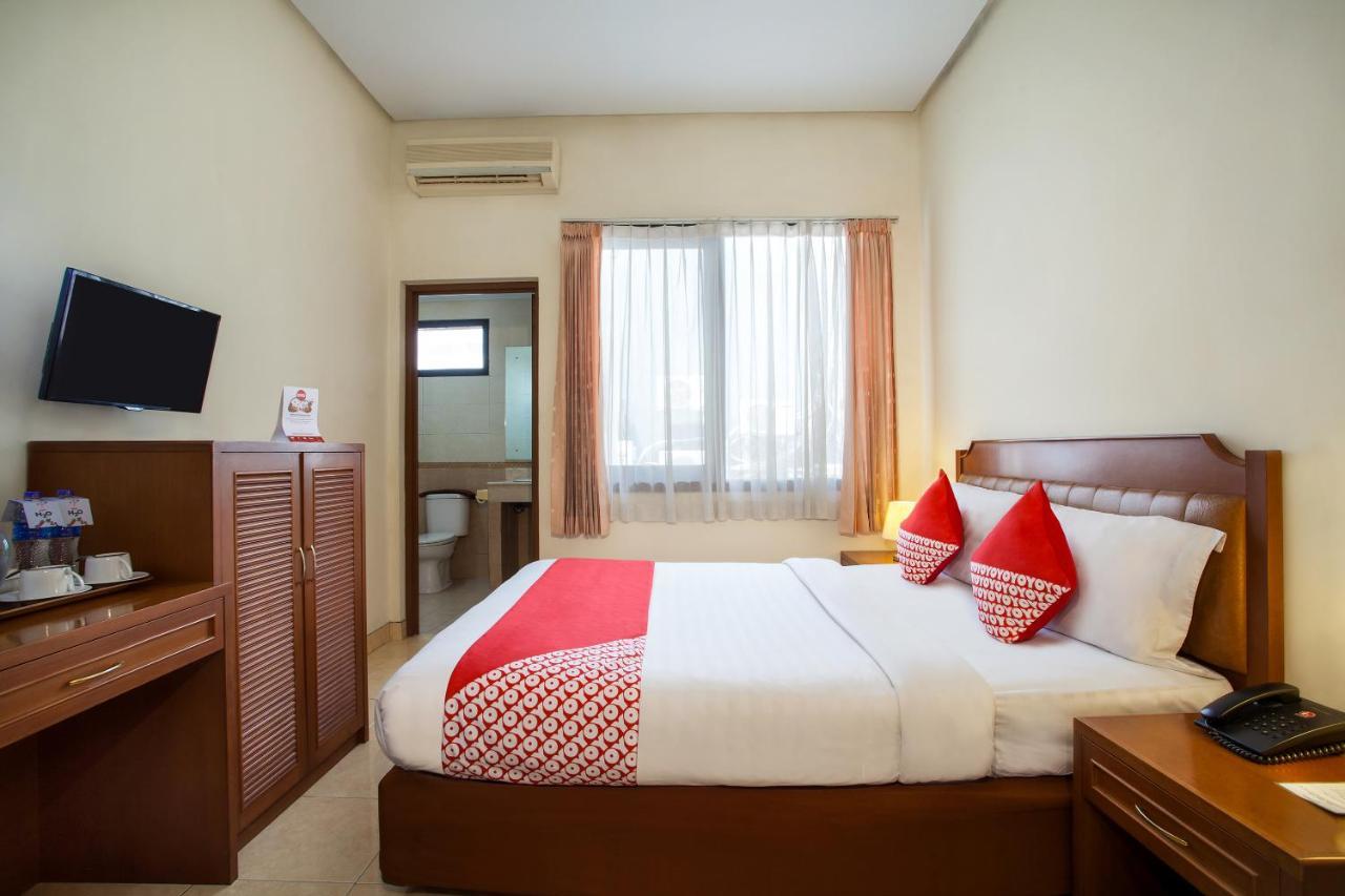 Oyo 108 Hotel Surya Jakarta Ngoại thất bức ảnh