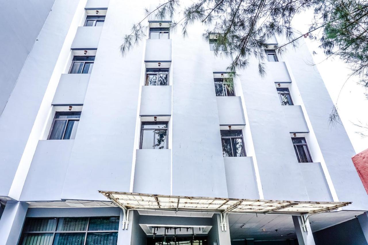 Oyo 108 Hotel Surya Jakarta Ngoại thất bức ảnh