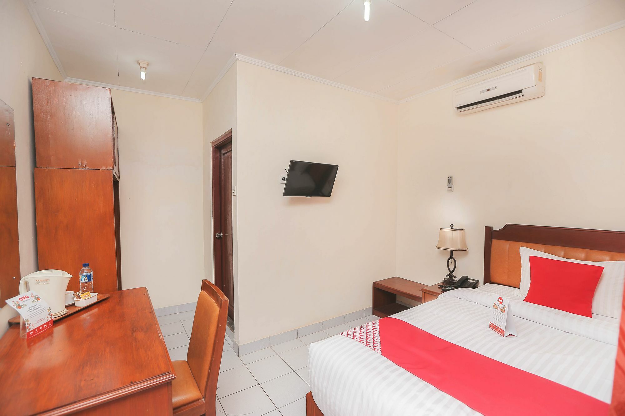 Oyo 108 Hotel Surya Jakarta Ngoại thất bức ảnh