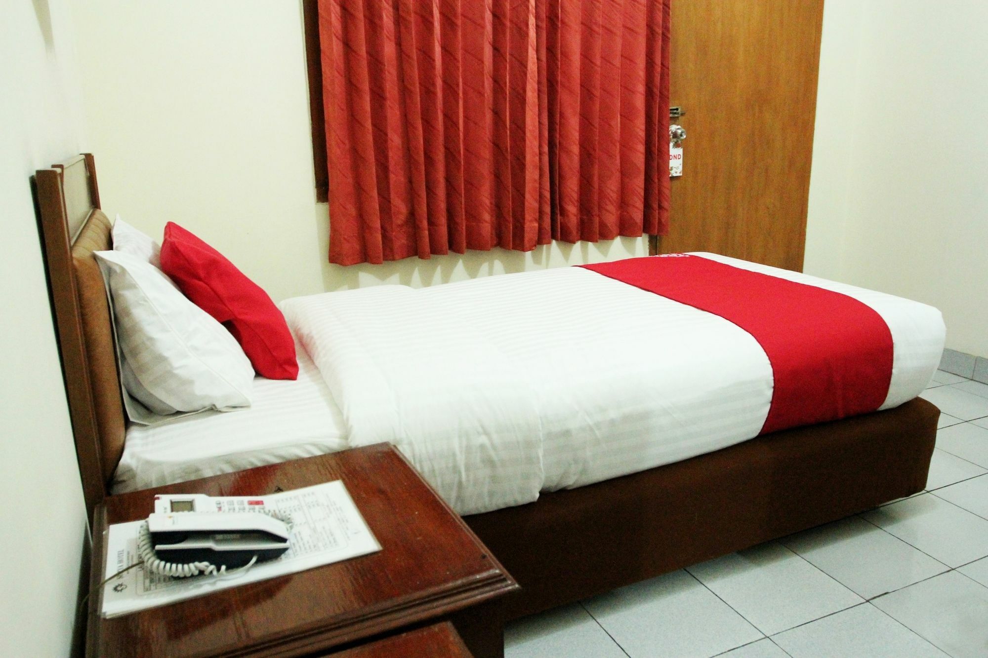 Oyo 108 Hotel Surya Jakarta Ngoại thất bức ảnh
