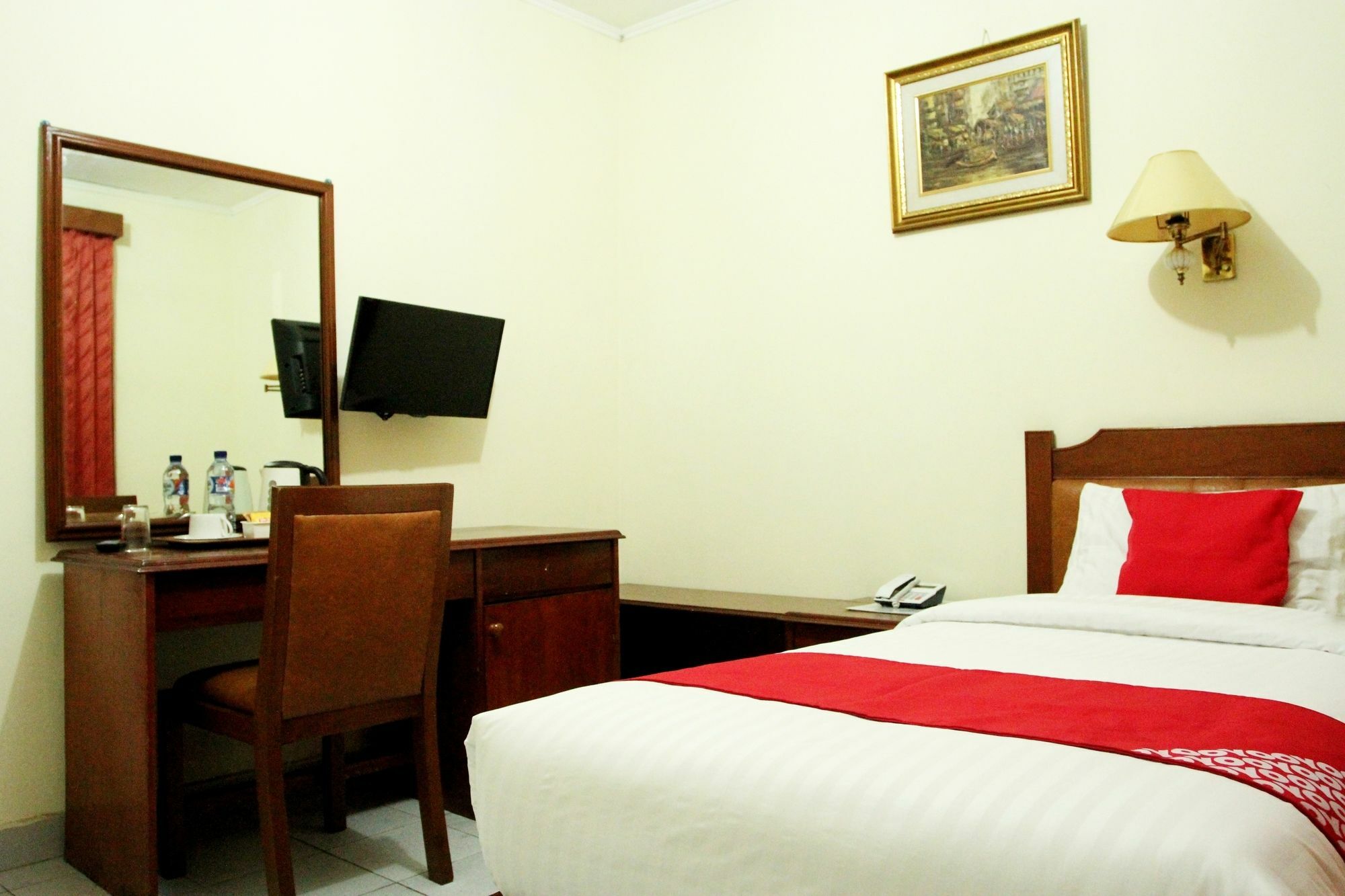 Oyo 108 Hotel Surya Jakarta Ngoại thất bức ảnh