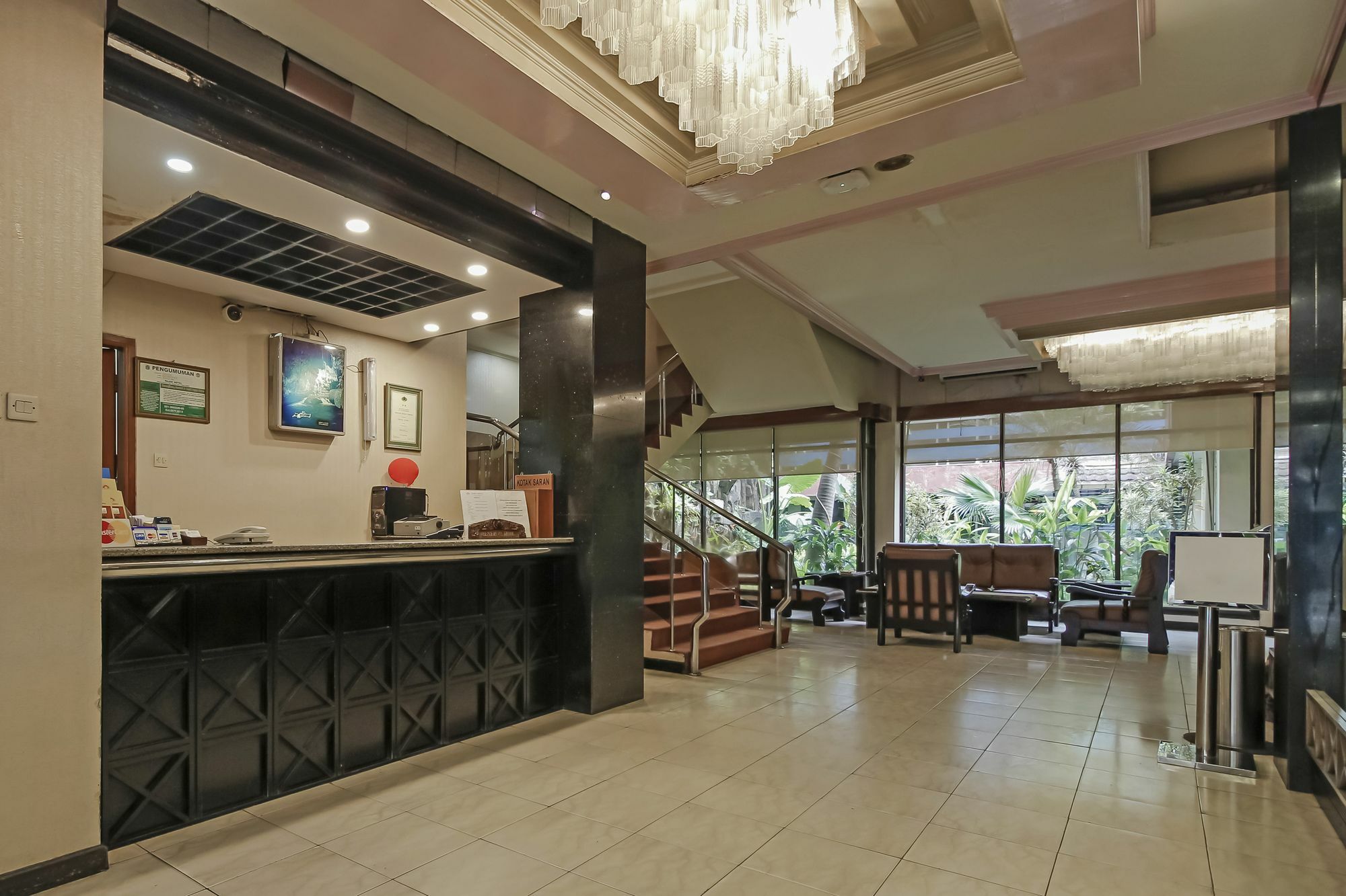 Oyo 108 Hotel Surya Jakarta Ngoại thất bức ảnh