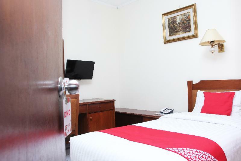 Oyo 108 Hotel Surya Jakarta Ngoại thất bức ảnh